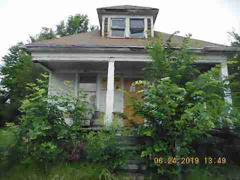 2075 Burnside (1)_m.jpg